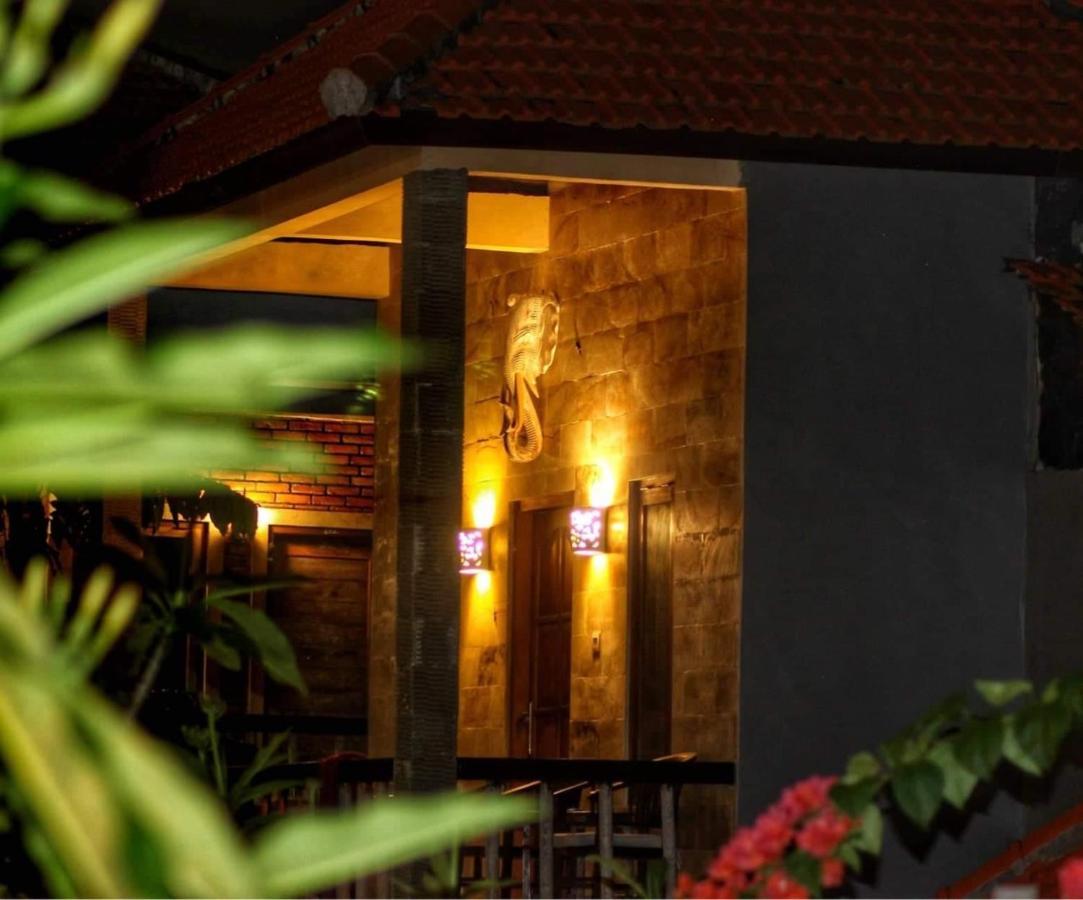 Satria Bungalow Uluwatu  Luaran gambar