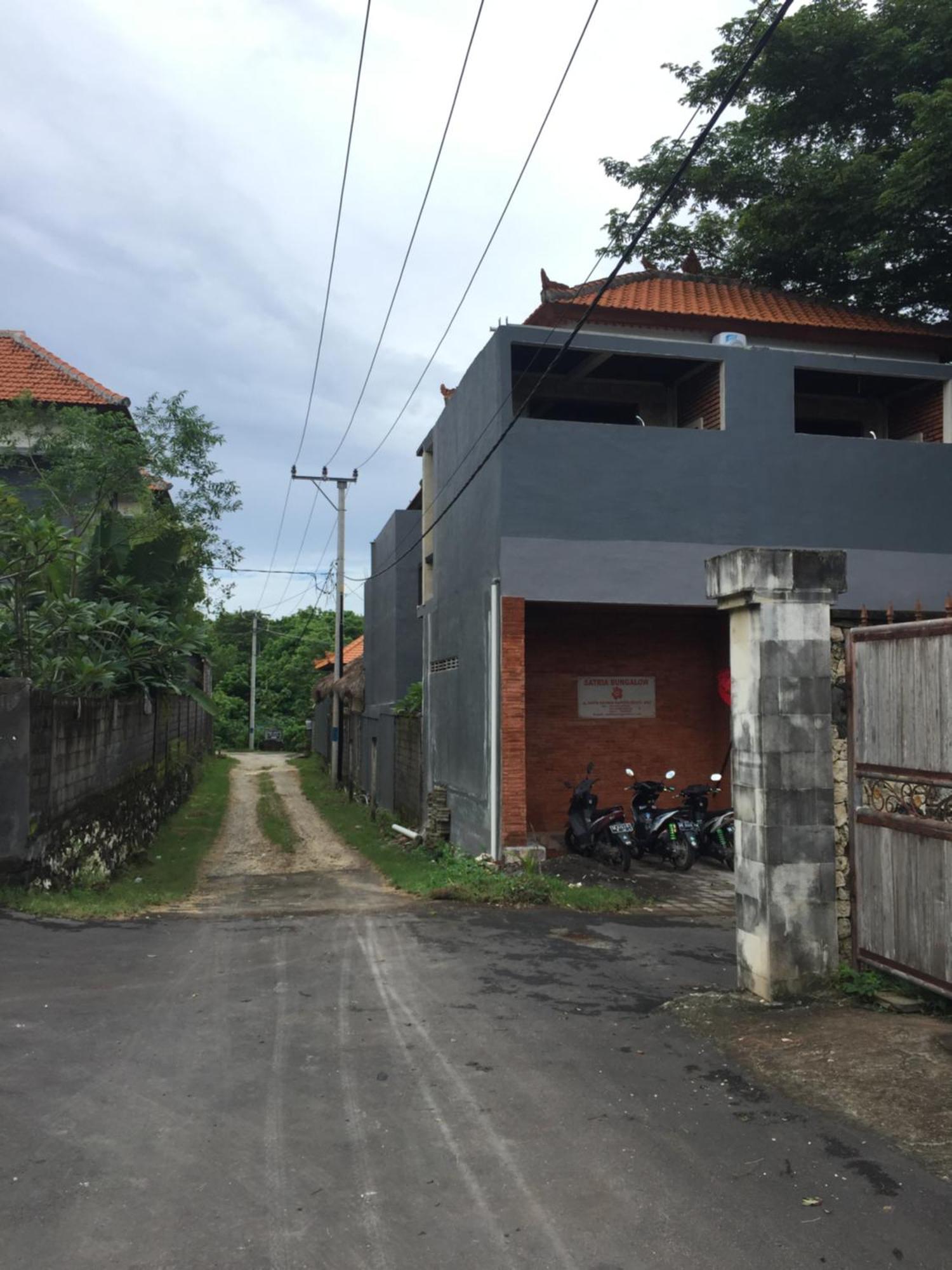 Satria Bungalow Uluwatu  Luaran gambar